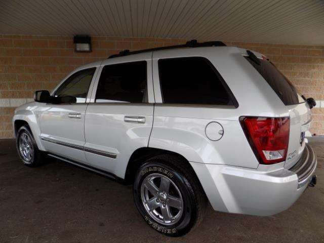 2006 Jeep Grand Cherokee Limited 4dr SUV 4WD w/ Front Side Airbags